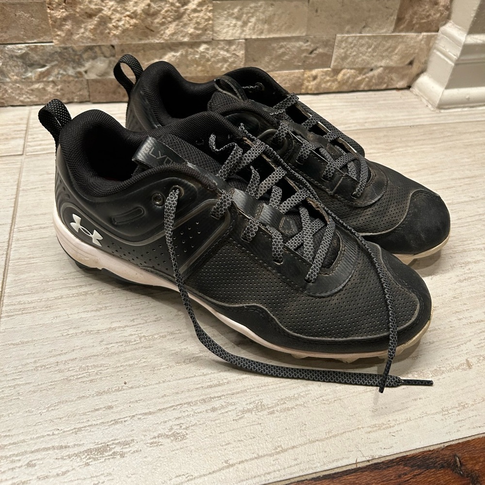 Women's UA Glyde RM Softball Cleats - 8
